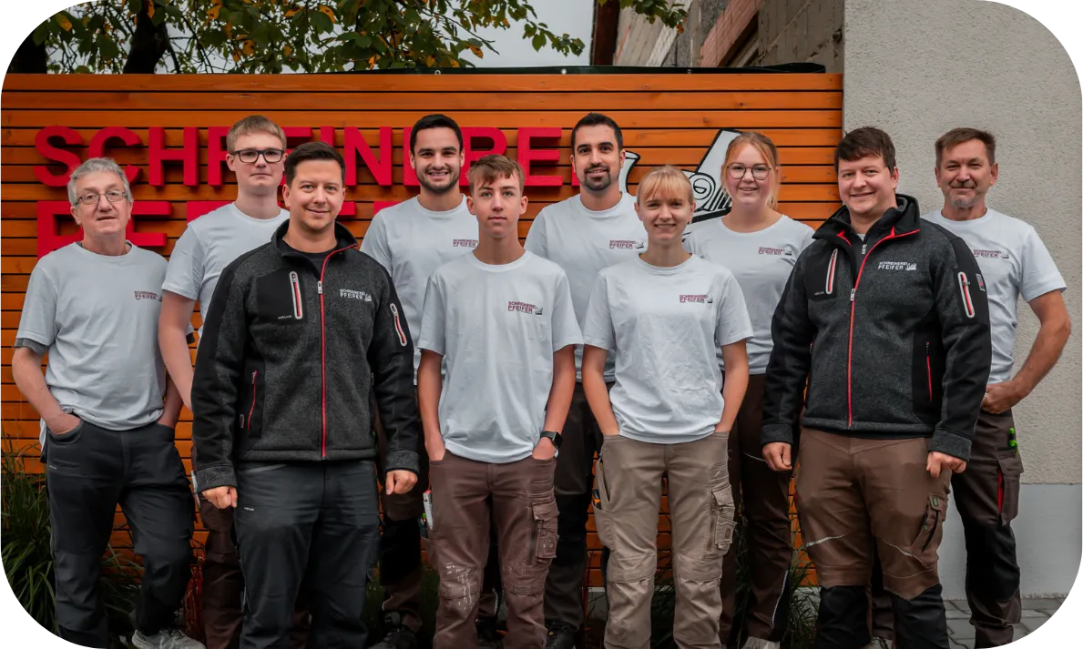 Das Fenster- und HaustĂĽrteam der Schreinerei Pfeifer